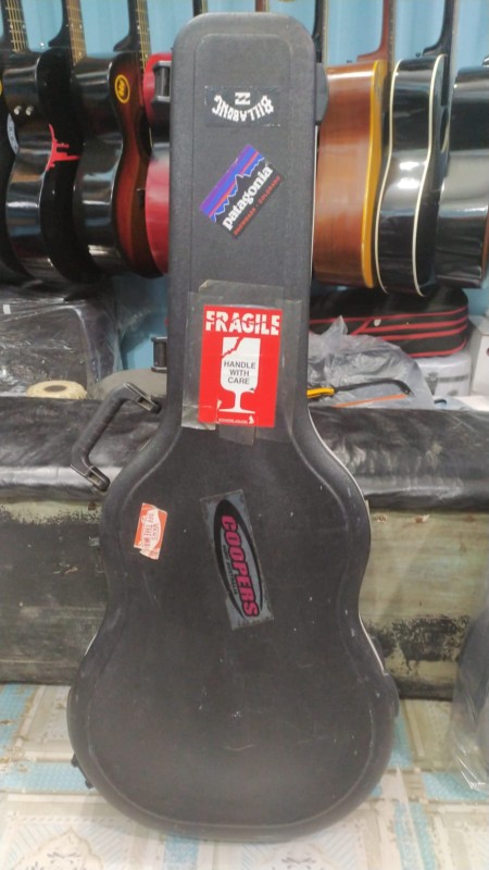 SKB Acoustic Guitar Hard Case